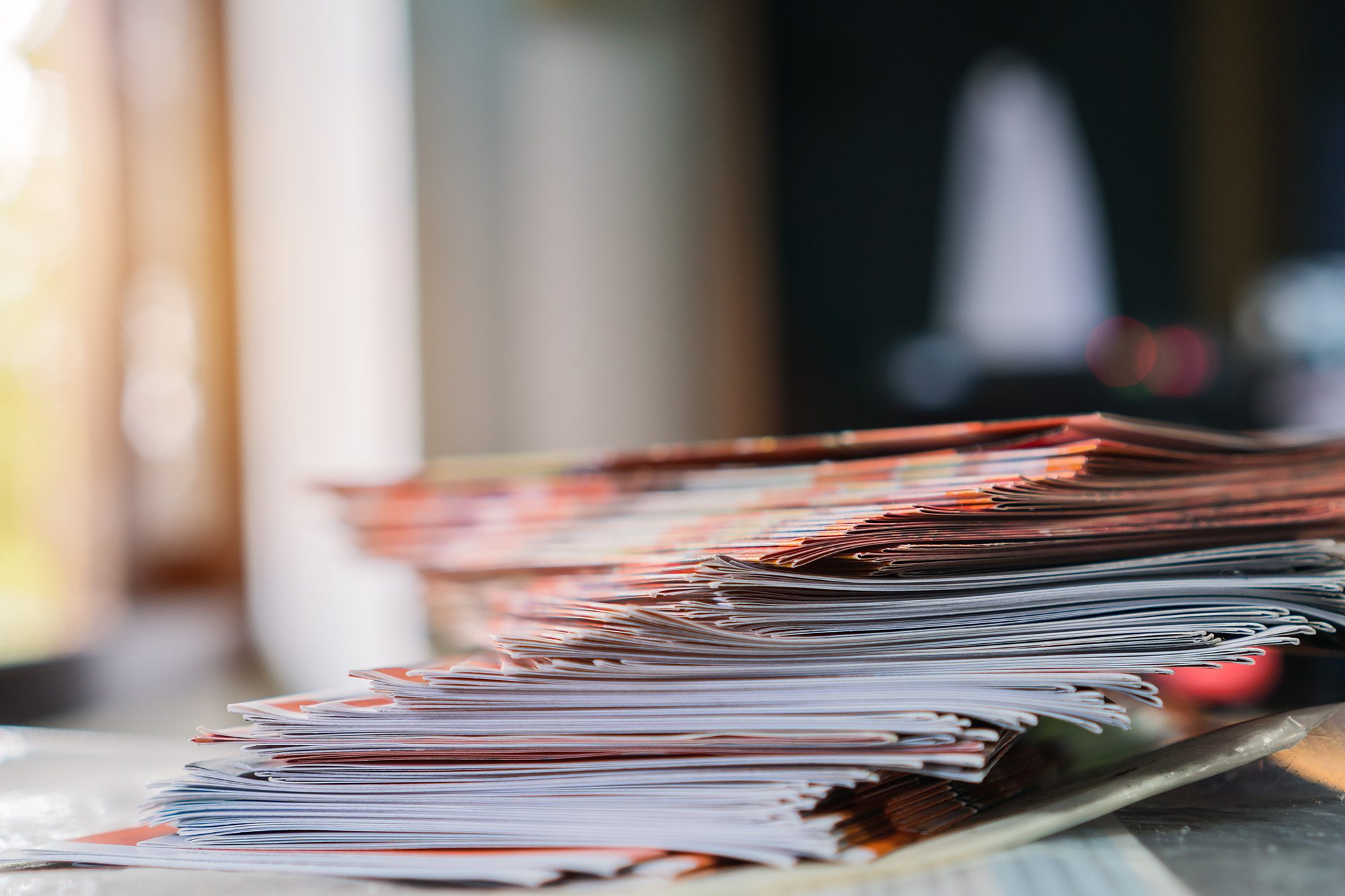 business-brochure-in-documents-concept-businessman-hands-worki